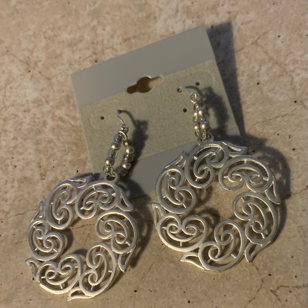 Hanging Round Decorative Holiday Earrings- Beautiful!
